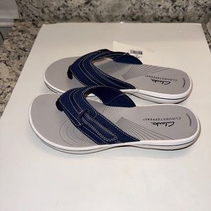 NEW 55$ CLARKS WOMEN'S BREEZE SEA LIGHTWEIGHT FLIP-FLOPS -SZ 10